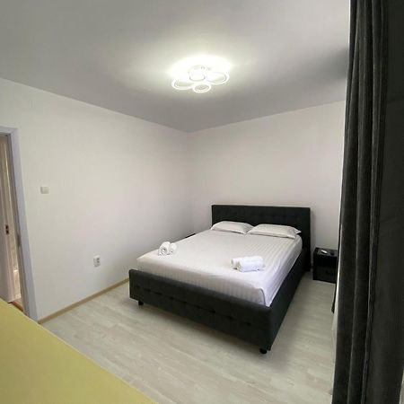 Sorinaapartament Targu Neamt Exterior foto