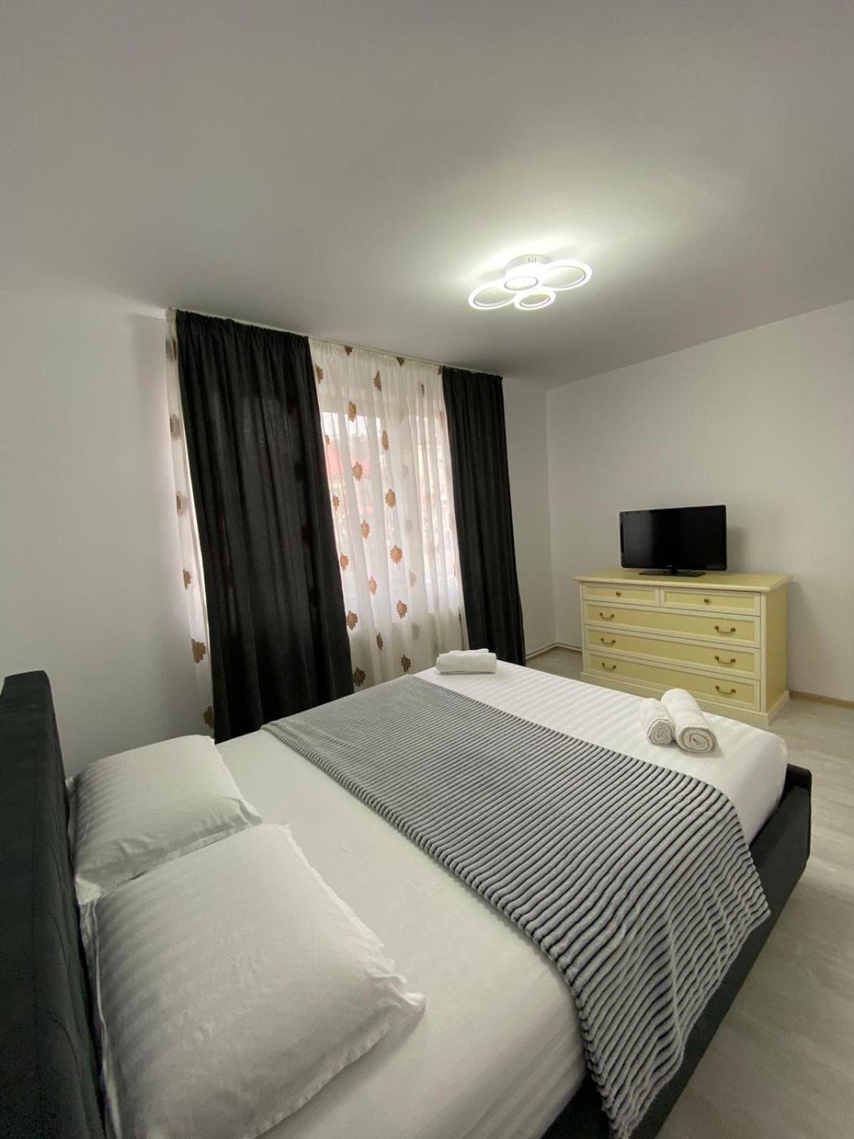 Sorinaapartament Targu Neamt Exterior foto